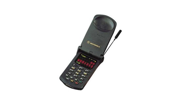 Motorola Star Tac foi um celular de flip clássico e que vendeu 60 milhões de unidades (Foto: Divulgação/Motorola)