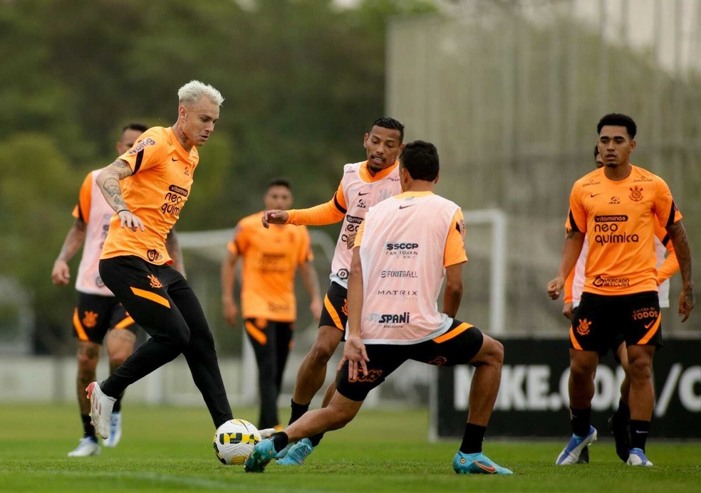 Róger Guedes em treino do Corinthians — Foto: Rodrigo Coca/Ag. Corinthians
