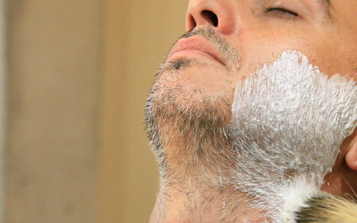 Implante De Barba O Que E Quanto Custa E Tudo O Que Voce Precisa Saber Gq Corpo Grembiuli barber, mantelle, asciugamani (21). implante de barba o que e quanto
