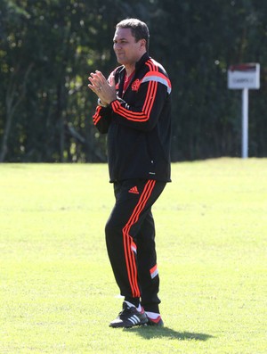 Luxa chama Romário de gênio apesar de brigas e se diz pronto para Seleção