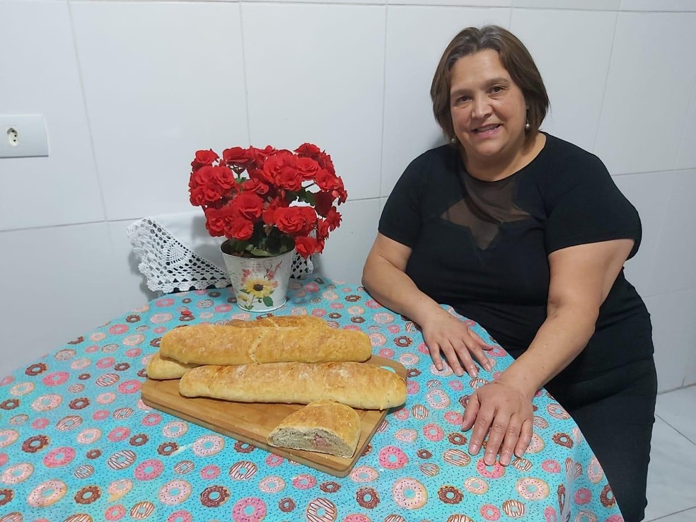 Edna Garcia de Oliveira e o pão artesanal: receitas viraram hobby na quarentena — Foto: Arquivo Pessoal
