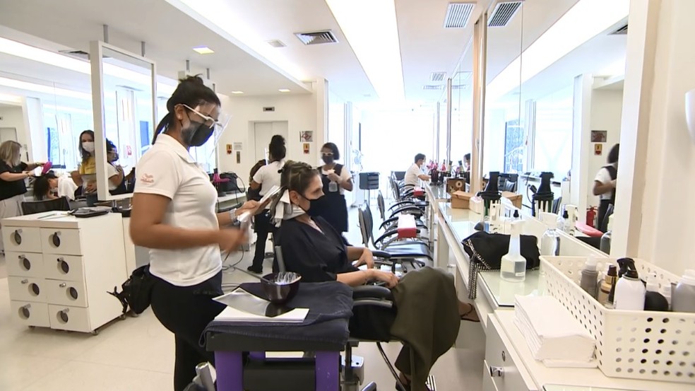 Setor de serviços foi o que mais teve abertura de empresas — Foto: Reprodução TV Globo