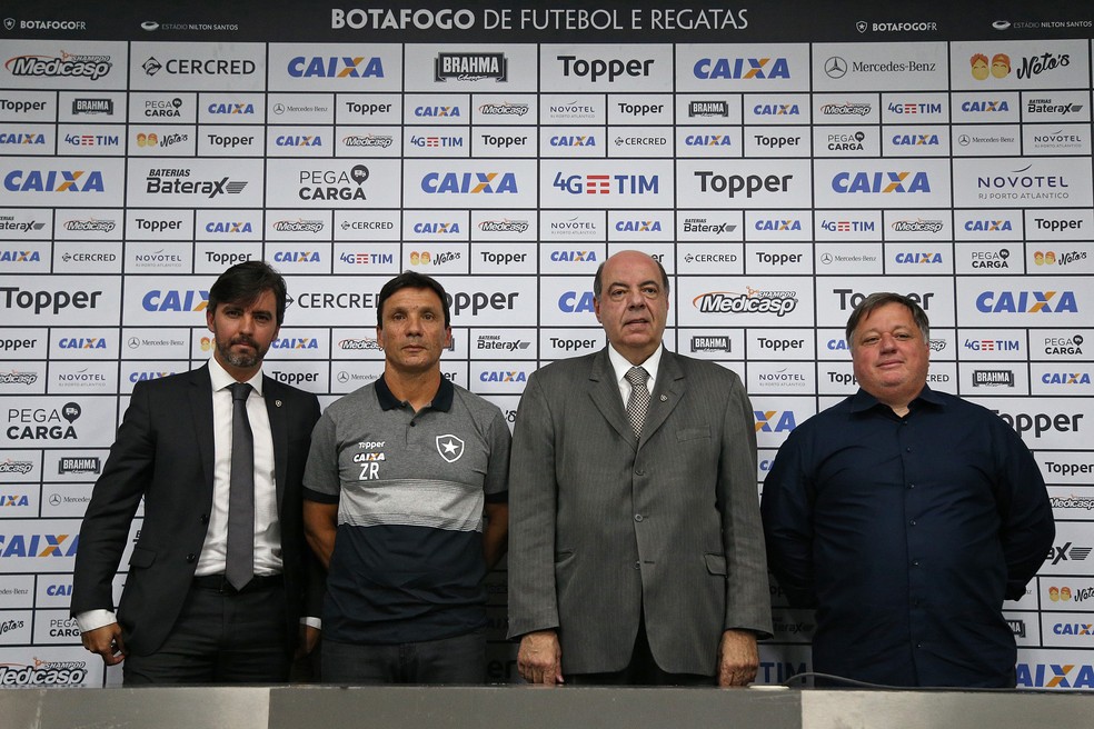 Z� Ricardo � apresentado no Botafogo (Foto: Vitor Silva/SSPress/Botafogo)