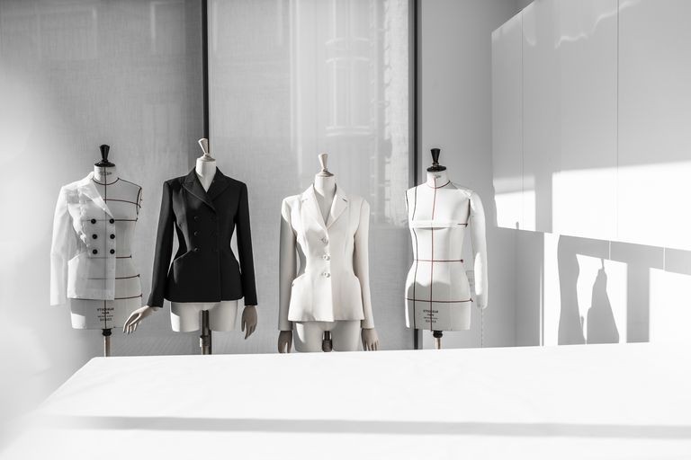 A bar jacket da Dior completa 73 anos (Foto: Divulgação)