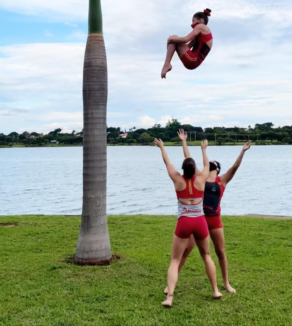 Atletas de Brasília vão disputar o Campeonato Mundial de Ginástica Acrobática, na Suíça, em junho. — Foto: Associação de Ginástica Acrobática do DF (Akros-DF)