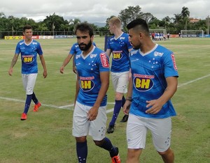 Deivid comanda coletivo, e Mayke ganha vaga de Fabiano nos titulares