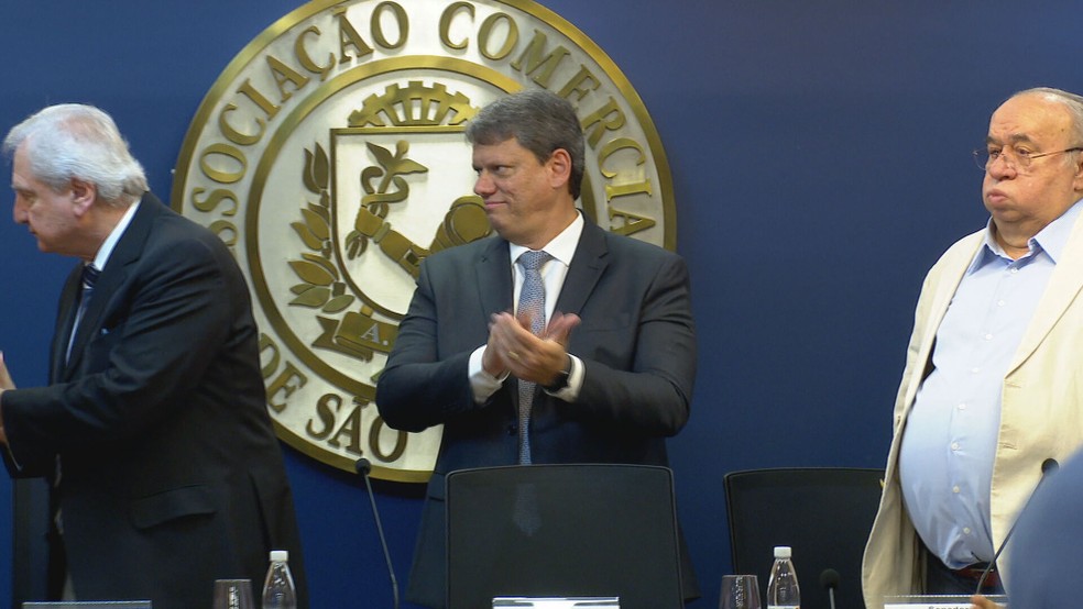 O governador eleito de São Paulo, Tarcísio de Freitas (Republicanos), durante palestra na Associação Comercial de SP. — Foto: Reprodução/TV Globo