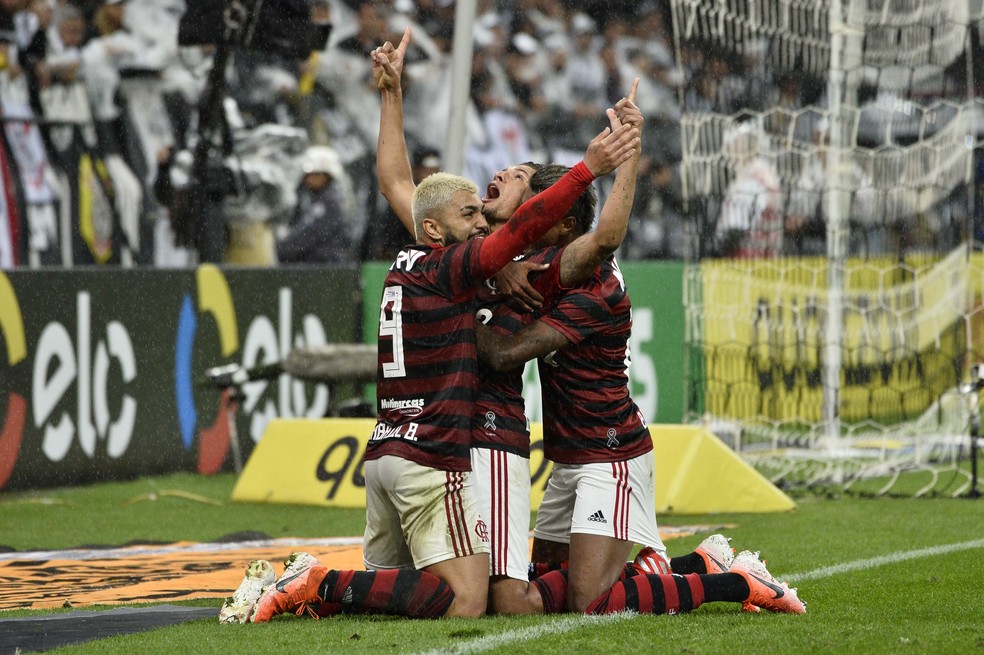 Willian Arão, gol, Corinthians x Flamengo — Foto: Marcos Ribolli