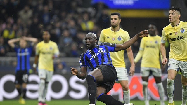 Champions: Inter resiste em Portugal e elimina o Porto em jogo sem