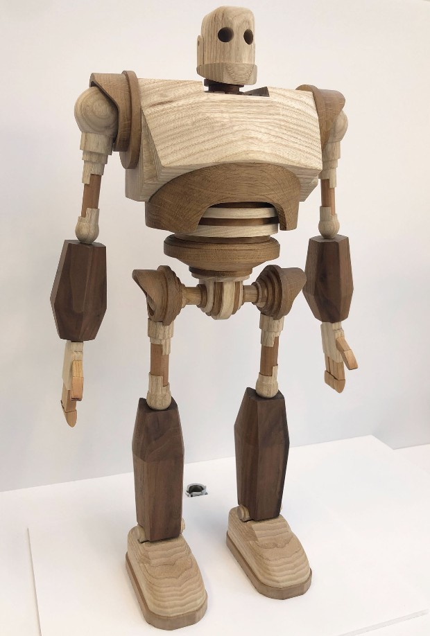 Robô de madeira (Foto: Divulgação)