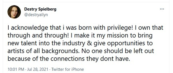 O tuíte de Destry Spielberg tratando da polêmica em relação ao seu curta (Foto: Twitter)