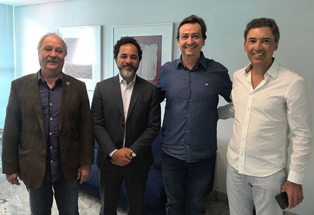 Djian chega a BH para iniciar inserção no Cruzeiro; veja o que será tratado