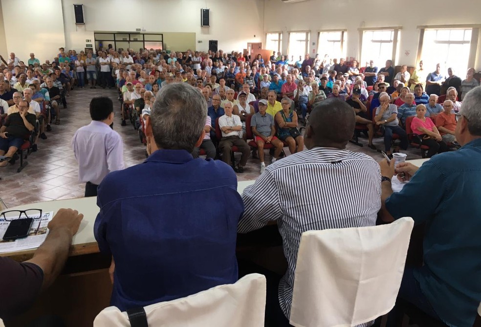 Proposta para resolver impasse do Portus foi apresentada em assembleia — Foto: Solange Freitas/G1