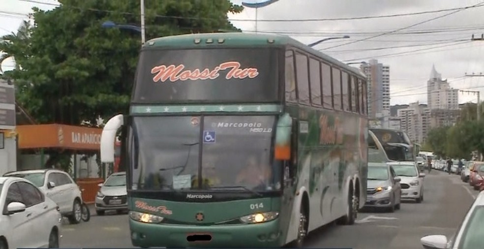 Ônibus chegam para evento religioso em Itajaí  — Foto: Divulgação/NSC TV
