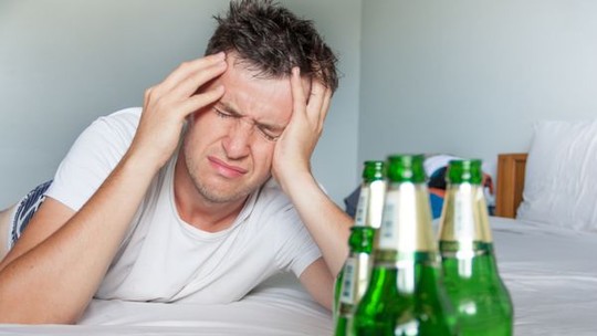 Exageros eventuais no álcool também prejudicam a saúde