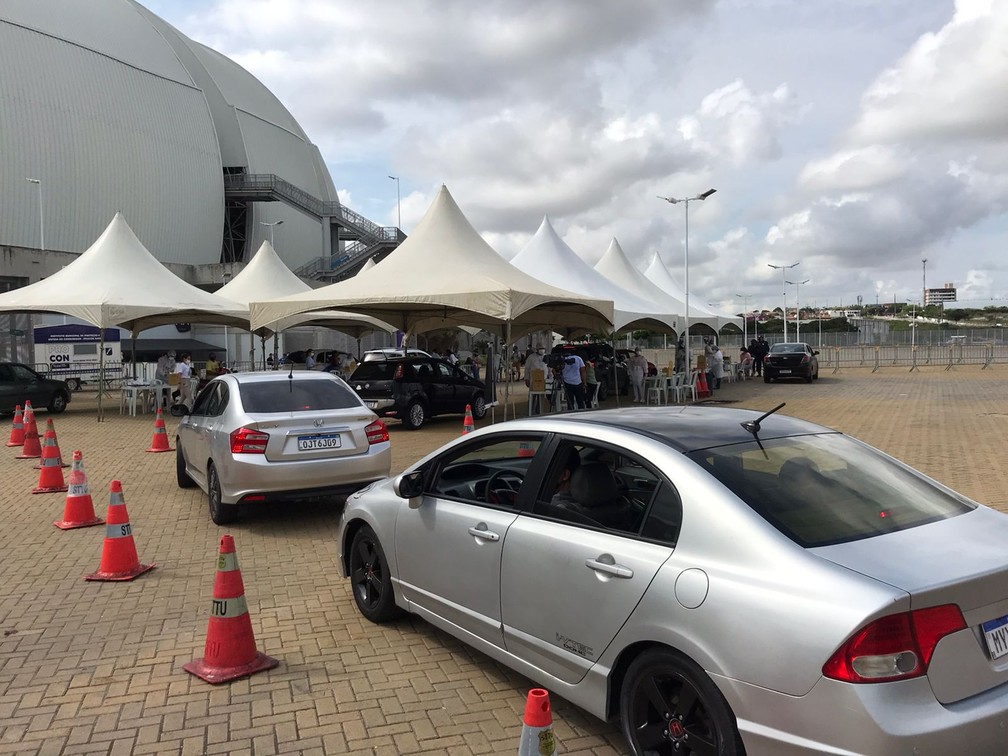 Ponto de testagem para Covid-19 em formato drive-thru na Arena das Dunas, em Natal — Foto: Ayrton Freire/Inter TV Cabugi