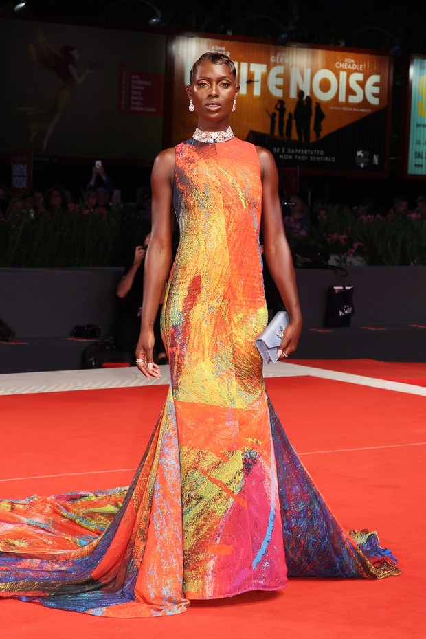 VENICE, ITALY - SEPTEMBER 01: Jodie Turner-Smith attends the "Riget Exodus (The Kingdom Exodus) red carpet at the 79th Venice International Film Festival on September 01, 2022 in Venice, Italy. (Photo by Daniele Venturelli/WireImage) (Foto: WireImage)