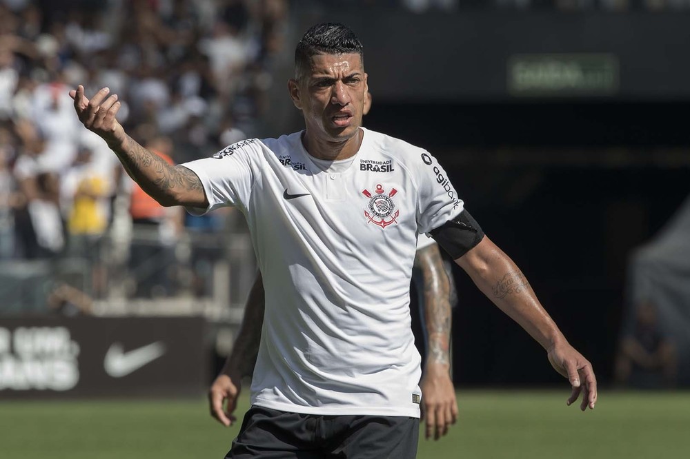 Ralf sente dores na panturrilha esquerda e fará exames no Corinthians