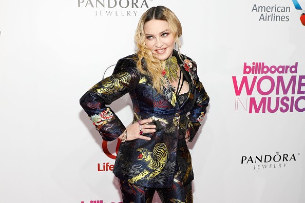 Madonna usa joias de designer brasileiro em premiação da Billboard (Foto: Getty Images)