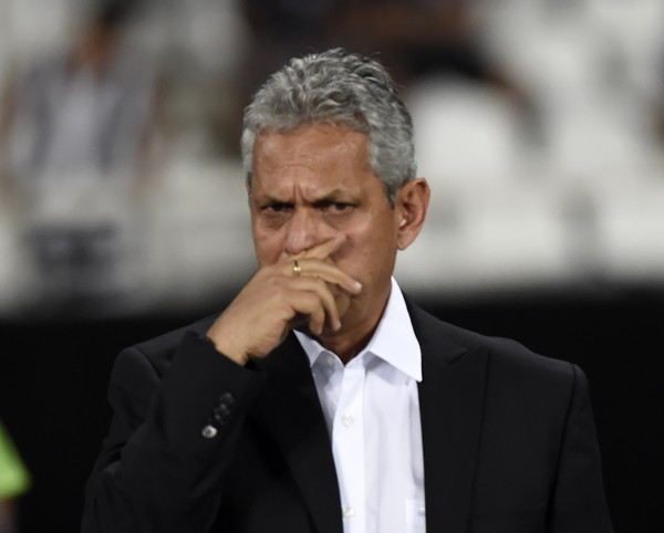 Em meio a finais, Rueda faz testes no Fla e assume risco para dar ritmo a elenco