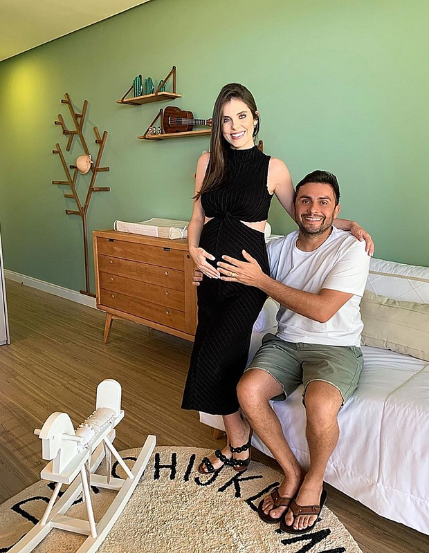 Cantor Mano Walter e a mulher, Débora Silva, esperam um menino (Foto: Reprodução/Instagram)