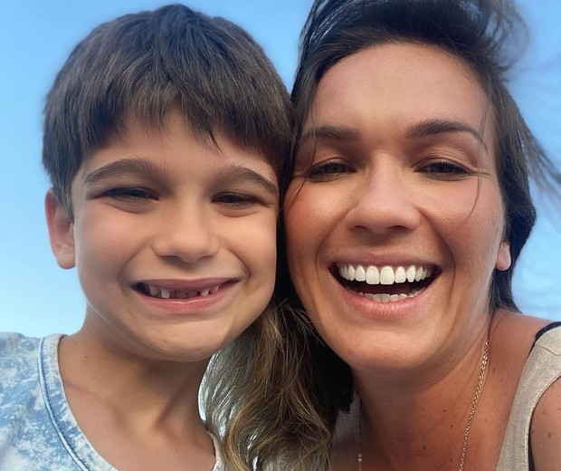 Andrezza Cruz e o filho, Lucas (Foto: Reprodução/Instagram)