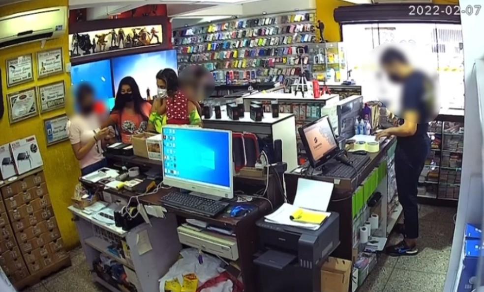 Polícia investiga mulheres suspeitas de aplicar 'golpe do PIX' em Boituva — Foto: Circuito de segurança/Reprodução