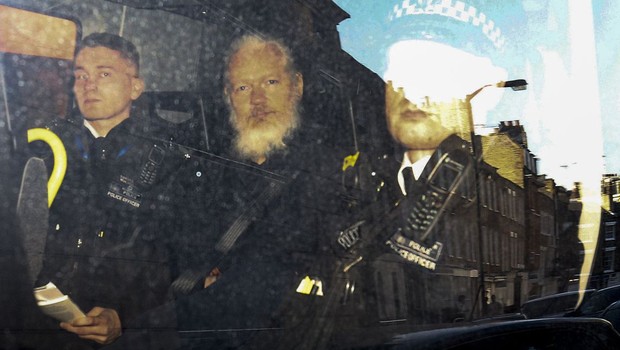 Julian Assange (Foto: REUTERS/Henry Nicholls/Direitos Reservados, via Agência Brasil)