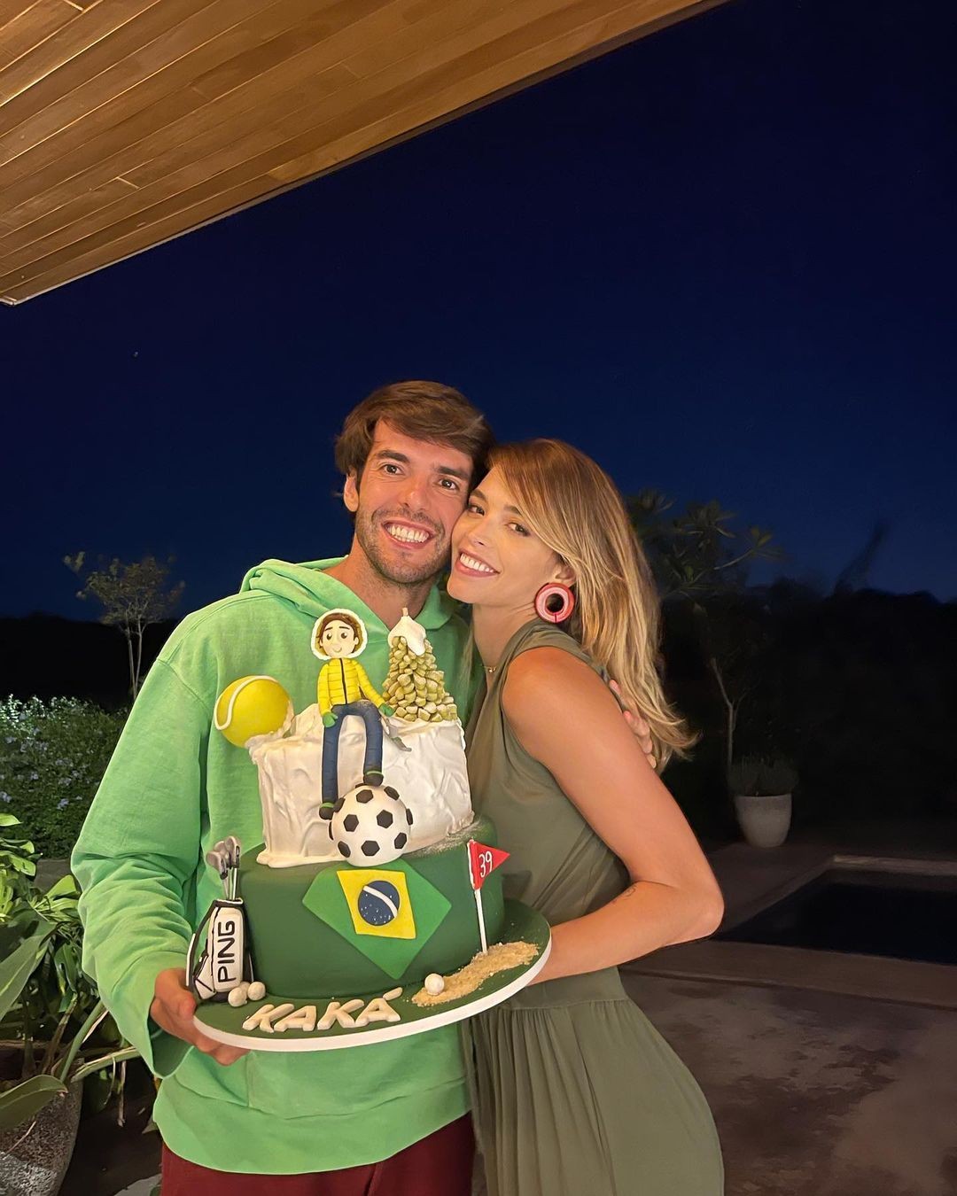 Kaká celebra aniversário cercado pelos filhos e mulher (Foto: reprodução/instagram)