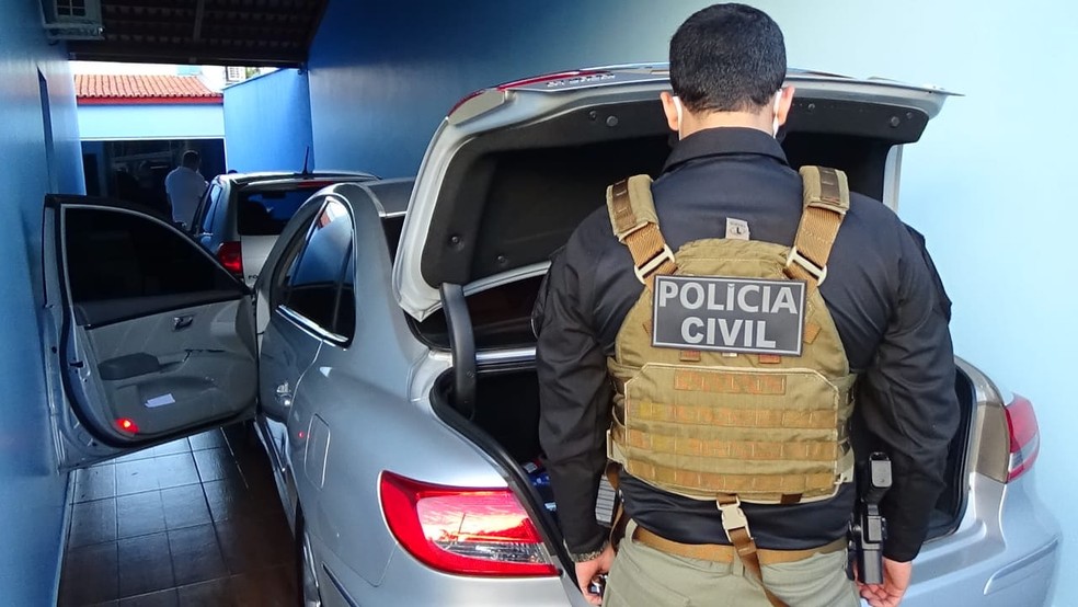 Veículos foram apreendidos pela polícia durante operação — Foto: Dennis Tavares/SSP/Divulgação