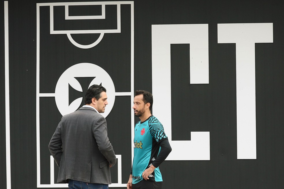 Vasco busca meia ofensivo no mercado; Nenê foi o último a vestir a camisa 10 do Vasco — Foto: Daniel Ramalho / Vasco