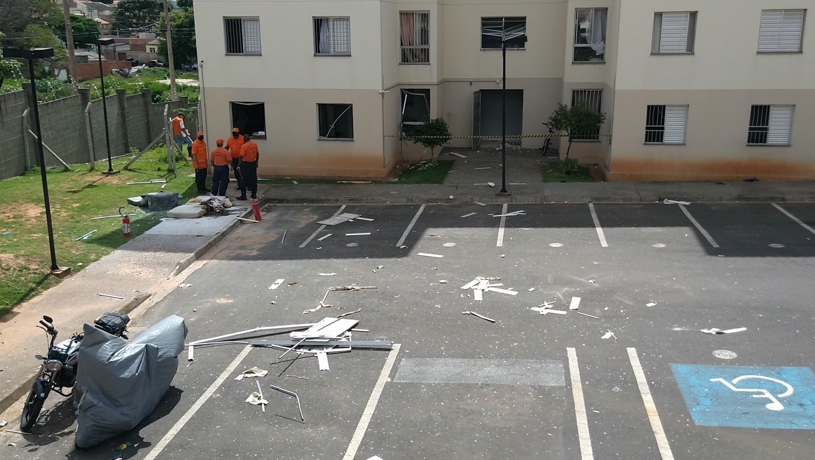 Explosão em apartamento deixa feridos em prédio de Campinas