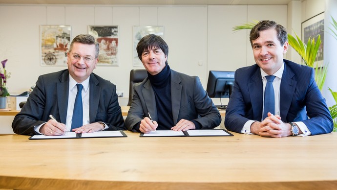 Löw - Alemanha (Foto: Reprodução/Twitter) Löw - Alemanha (Foto: Reprodução/Twitter)