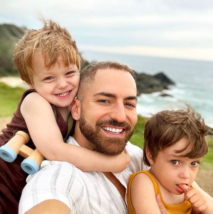 Thales Bretas com os filhos — Foto: Instagram
