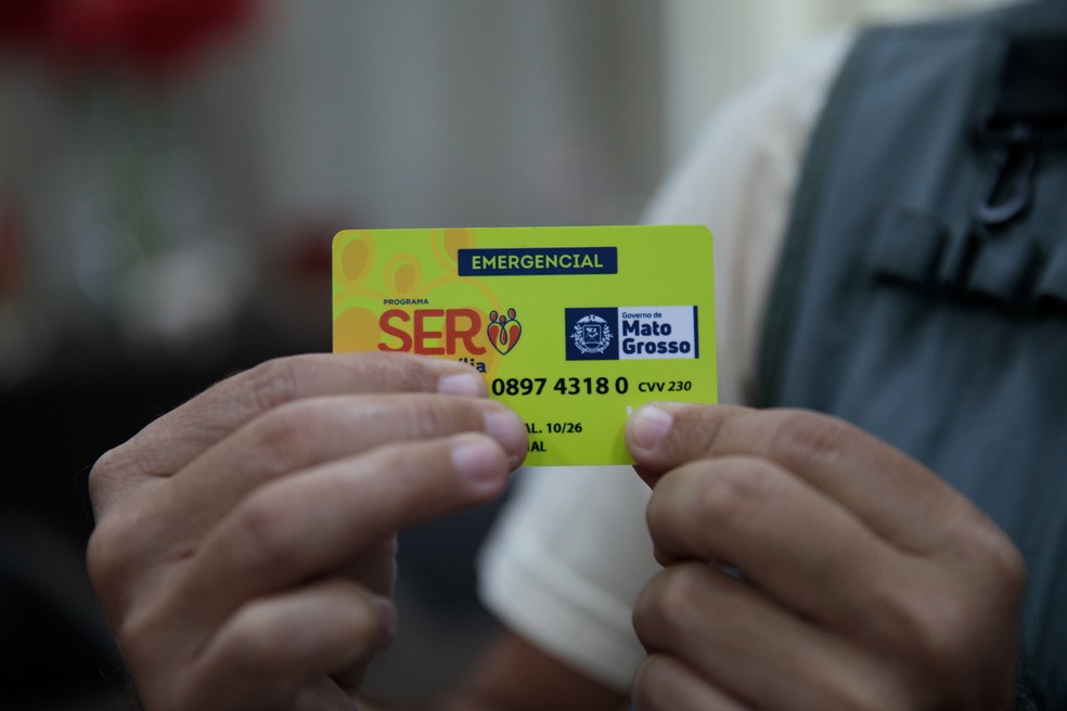 Cartões do programa Ser Família Emergencial estão sendo substituídos pelo governo — Foto: Marcos Vergueiro/Secom-MT