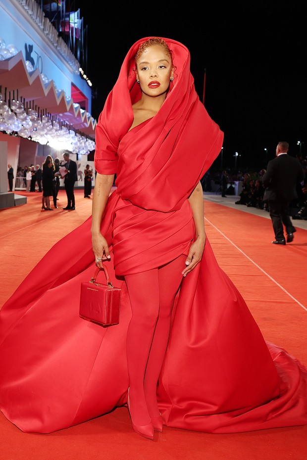 VENICE, ITALY - SEPTEMBER 01: Tessa Thompson attends the "Bardo" red carpet at the 79th Venice International Film Festival on September 01, 2022 in Venice, Italy. (Photo by Pascal Le Segretain/Getty Images) (Foto: Getty Images)