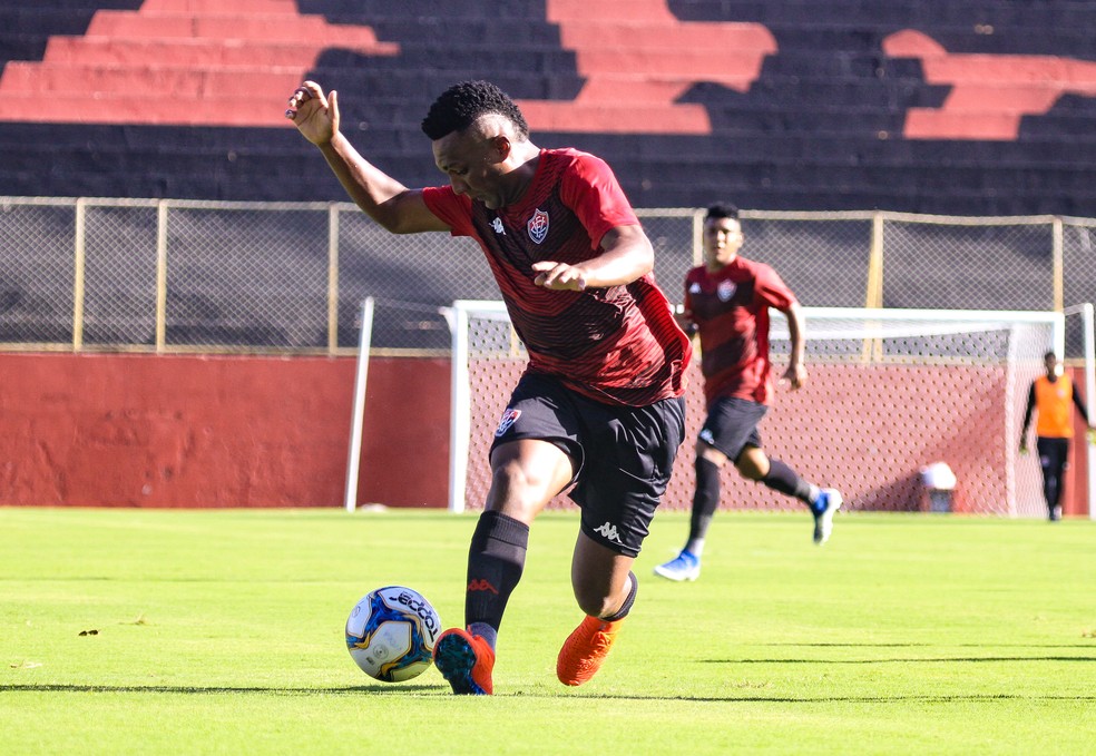 Eron fez quatro gols pelo Vitória — Foto: Letícia Martins / EC Vitória / Divulgação