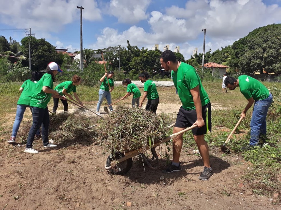 Voluntários realizaram trabalhos manuais na estrutura física de escola na Zona Sul de Natal (Foto: Lísia Arruda/PAIS Movement)