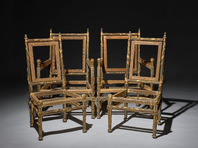 Cadeiras de 300 anos de idade sem assento, encosto ou estofamento são vendidas por US $ 1,4 milhão (Foto: Reprodução/ Artcurial)