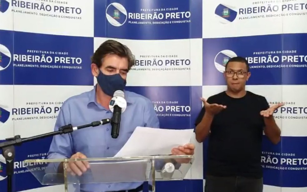 O prefeito Duarte Nogueira (PSDB) em live nesta segunda-feira (13) &mdash; Foto: Reprodu&ccedil;&atilde;o/EPTV