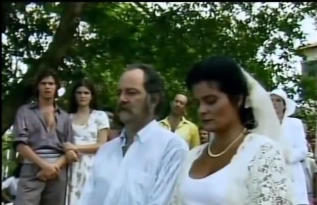 Zê Leôncio e Filó finalmente se casaram depois de anos vivendo juntos. A cerimônia teve outros noivos (Foto: Reprodução)