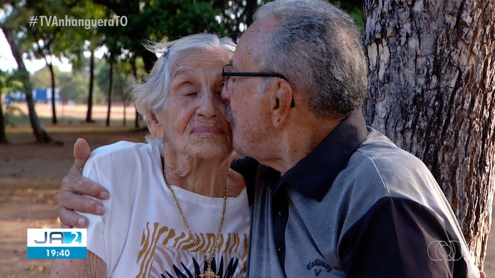 Bolívar Camelo, de 94 anos e Bárbara Camelo, de 92 — Foto: Reprodução/TV Anhanguera