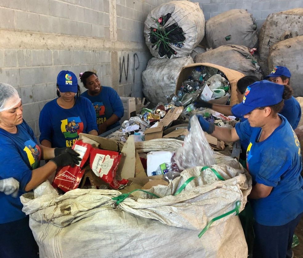 Trabalhadores do Recicla Campina no São João 2022 de Campina Grande — Foto: Divulgação