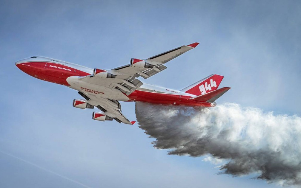 747 SuperTanker da empresa Global SuperTanker, contratado pelo governo da BolÃ­via para combater incÃªndios florestais no paÃ­s â€” Foto: ReproduÃ§Ã£o/Facebook/Global SuperTanker