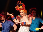 Inspirada em Carmen Miranda, Fê Lima comanda Amor & Sexo sobre humor
