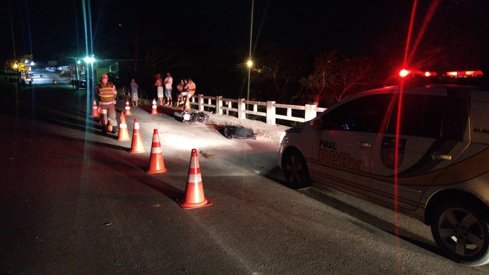 Homem morre após atropelar cavalo na AL-465 em Porto Calvo — Foto: BPRv