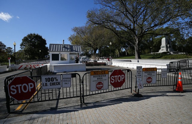 WASHINGTON, D.C., USA - NOVEMBER 2, 2020: Checkpoint barriers put up outside the White House. Yegor Aleyev/TASS (Photo by Yegor Aleyev\TASS via Getty Images) (Foto: Yegor Aleyev/TASS)