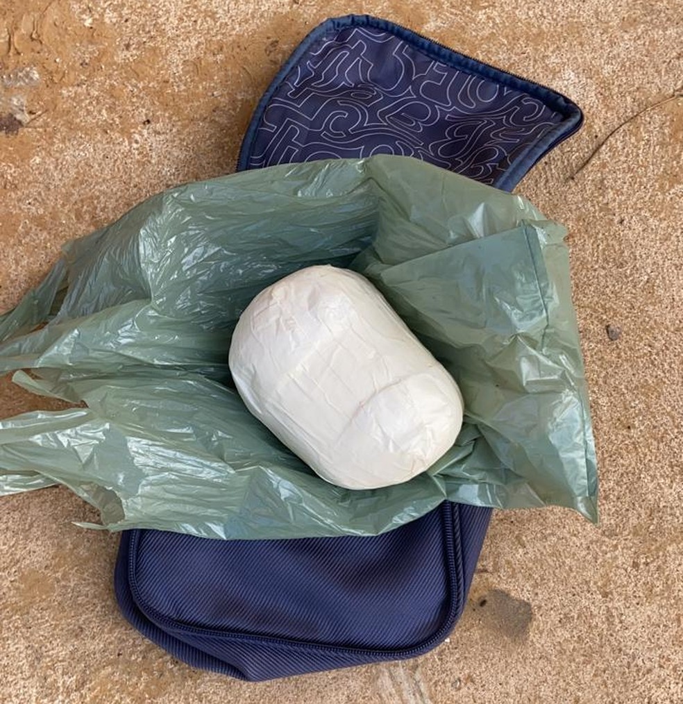 Força Tática de Valença prende foragido da policia com 585 gramas de cocaína. — Foto: Divulgação/Força Tática de Valença
