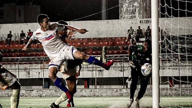 Igor Alves marca o primeiro do Itabaiana contra Interporto
