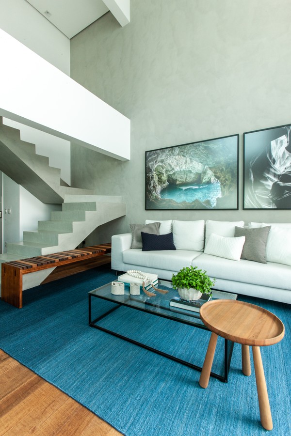 Apartamento de 124 m² com pé-direito duplo e design assinado (Foto: Eder Bruscagin)